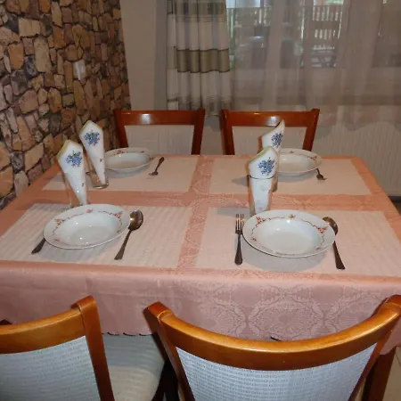 Apartment Irisz *