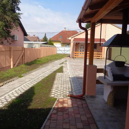Irisz Apartament *