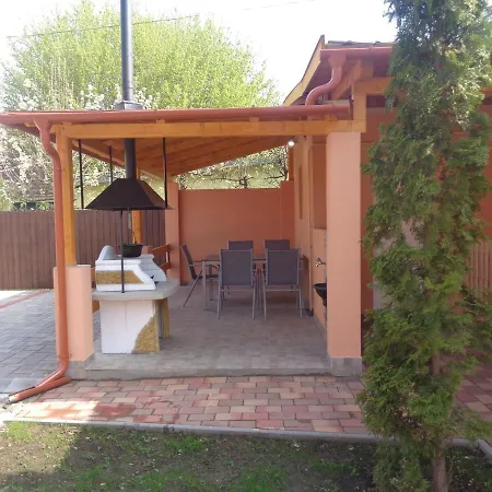 Irisz Apartment *