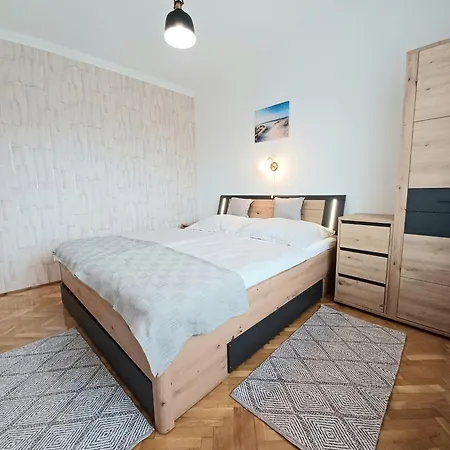 Irisz Apartment *