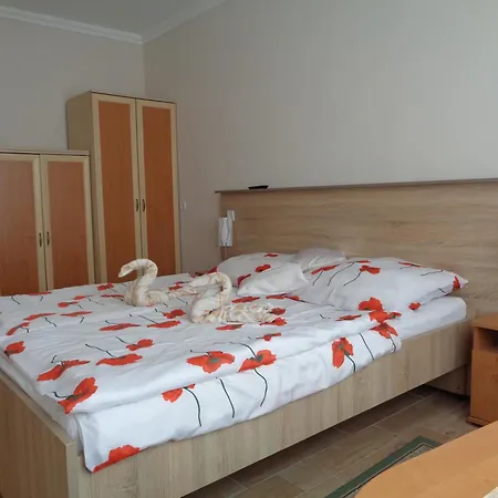 Irisz Apartament *